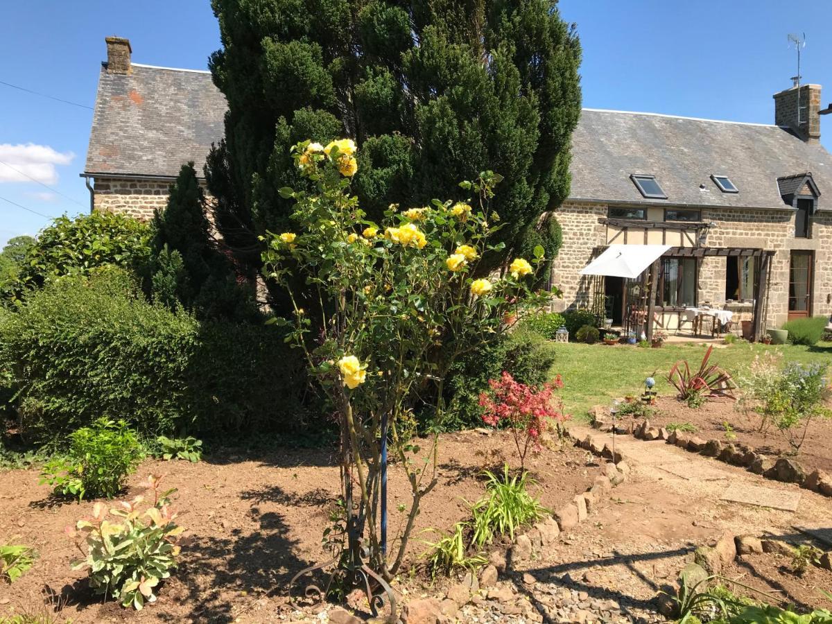 Le Jardin Des Fees Bed & Breakfast Savigny-le-Vieux Bagian luar foto