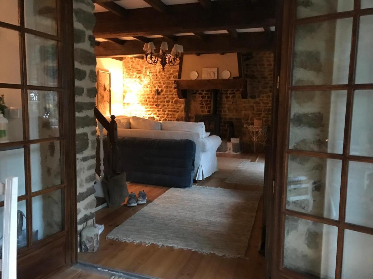 Le Jardin Des Fees Bed & Breakfast Savigny-le-Vieux Bagian luar foto