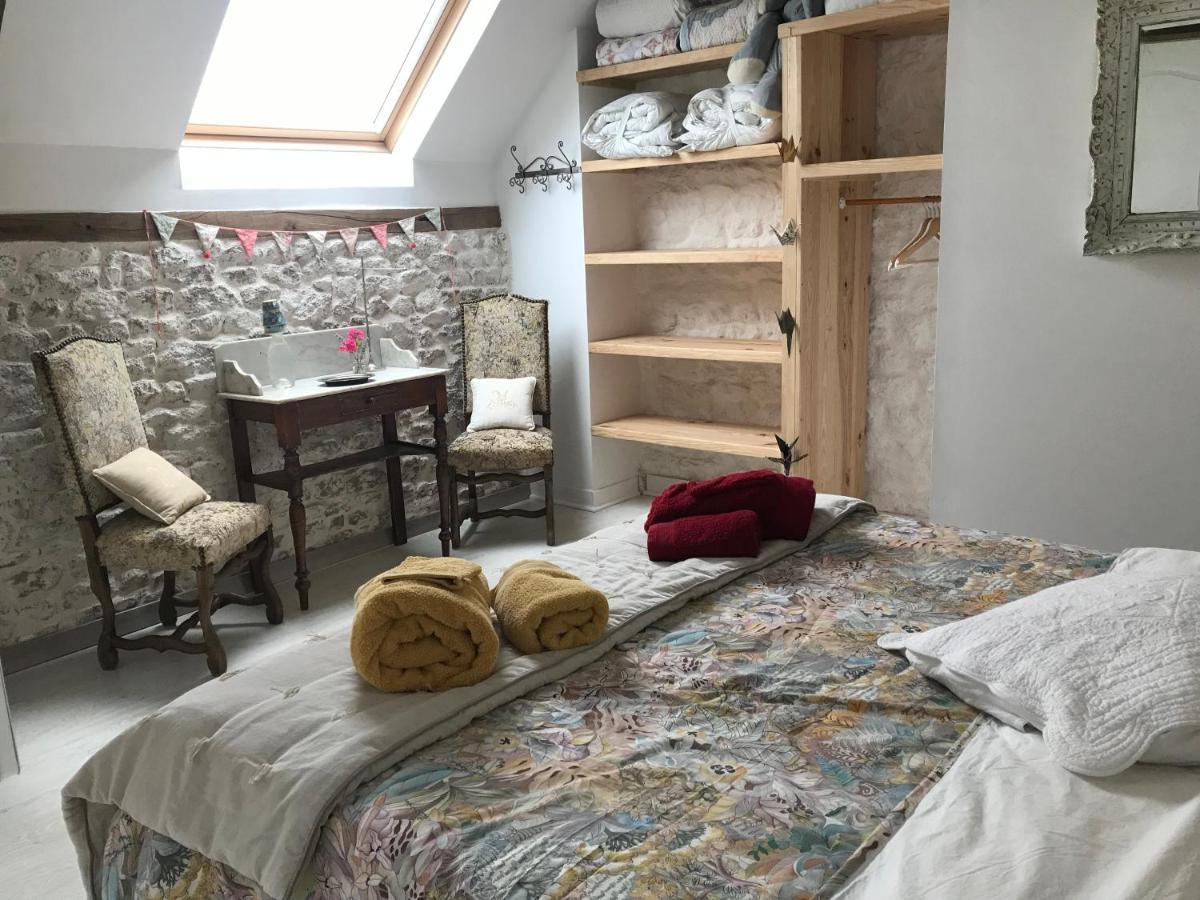 Le Jardin Des Fees Bed & Breakfast Savigny-le-Vieux Bagian luar foto
