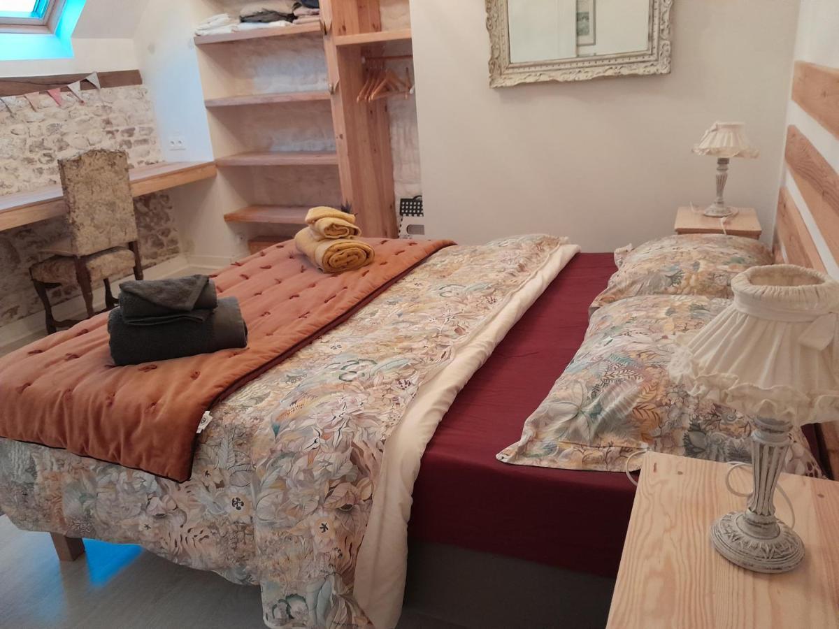 Le Jardin Des Fees Bed & Breakfast Savigny-le-Vieux Bagian luar foto