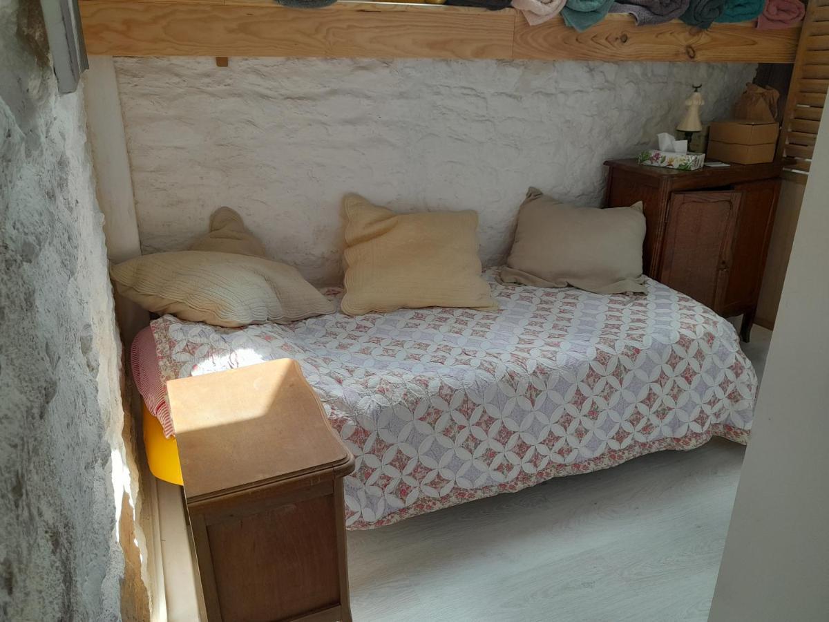Le Jardin Des Fees Bed & Breakfast Savigny-le-Vieux Bagian luar foto