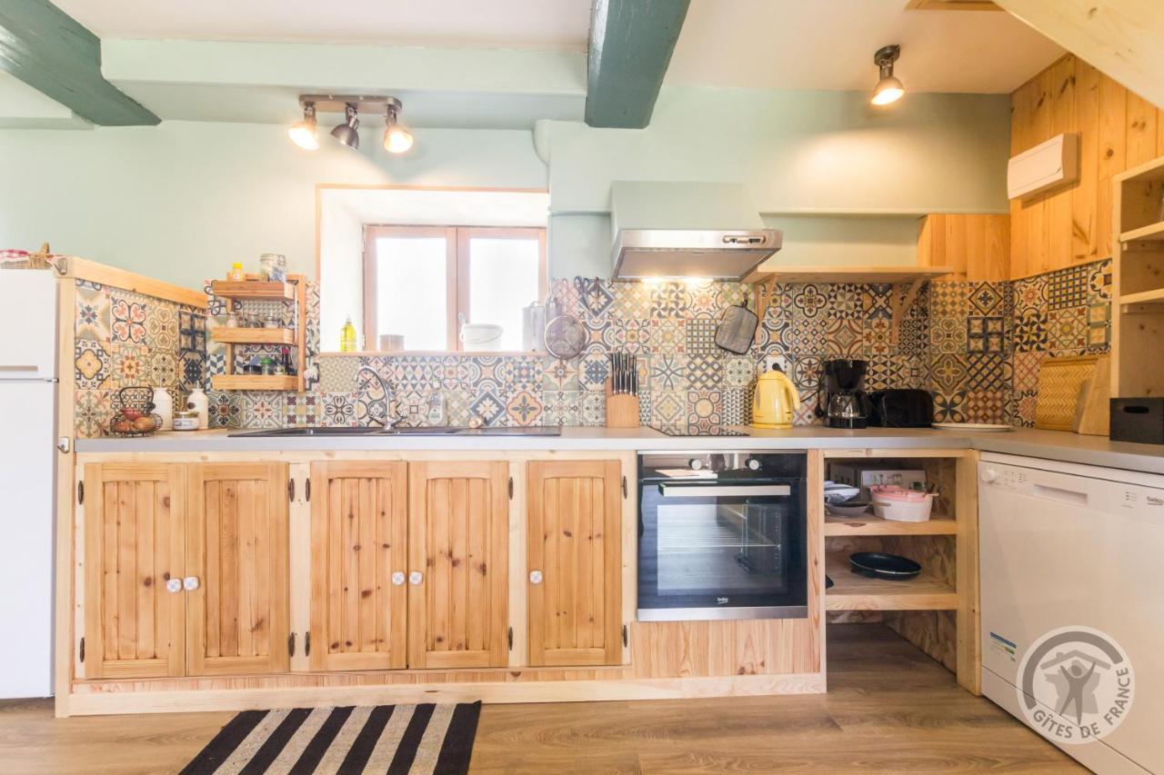 Le Jardin Des Fees Bed & Breakfast Savigny-le-Vieux Bagian luar foto