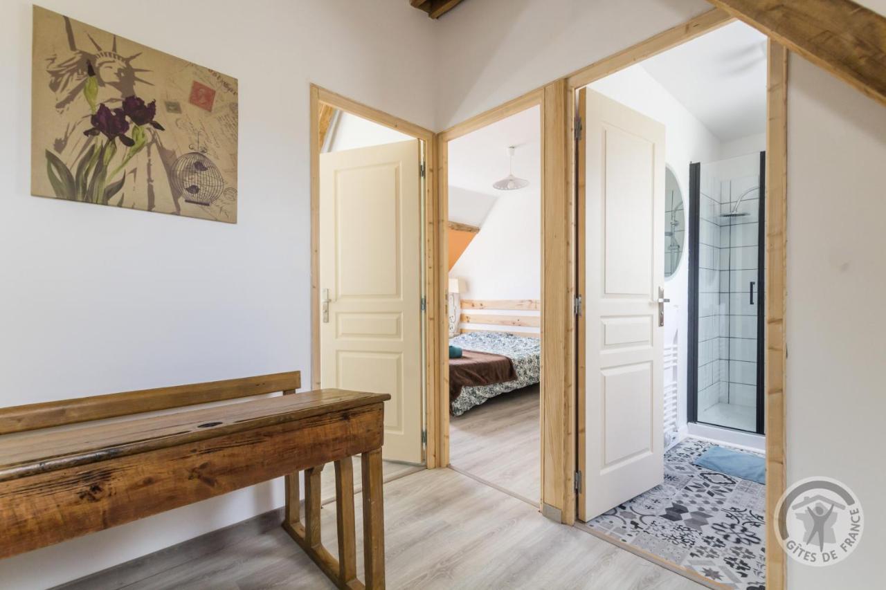 Le Jardin Des Fees Bed & Breakfast Savigny-le-Vieux Bagian luar foto